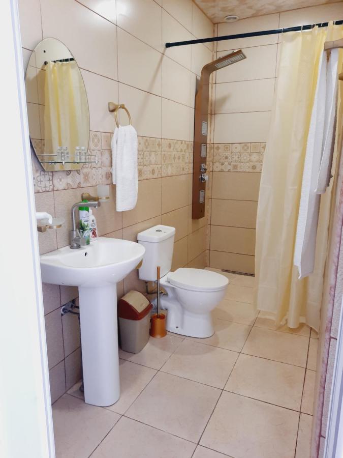 Inaisi Hotel Кутаиси Экстерьер фото