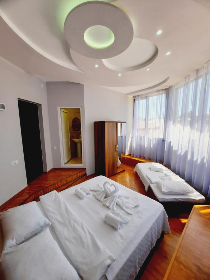 Inaisi Hotel Кутаиси Экстерьер фото