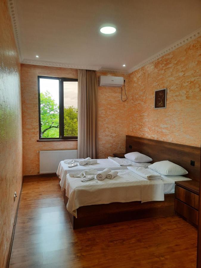 Inaisi Hotel Кутаиси Экстерьер фото