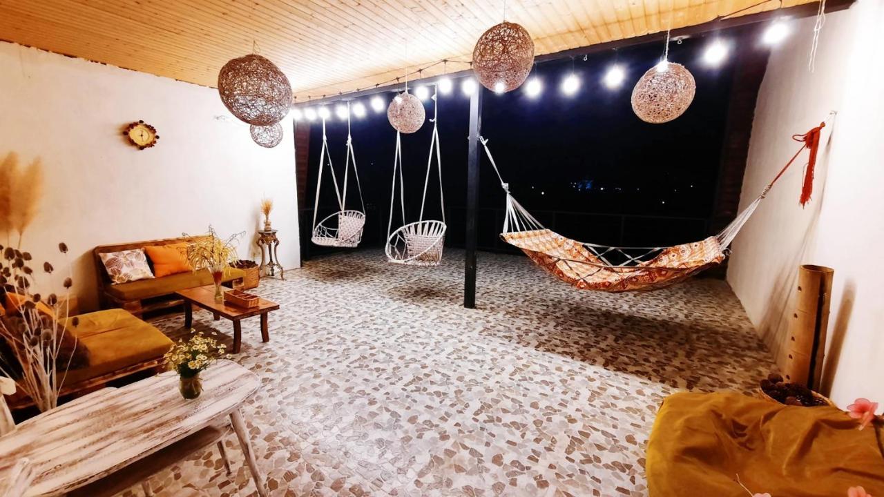 Inaisi Hotel Кутаиси Экстерьер фото