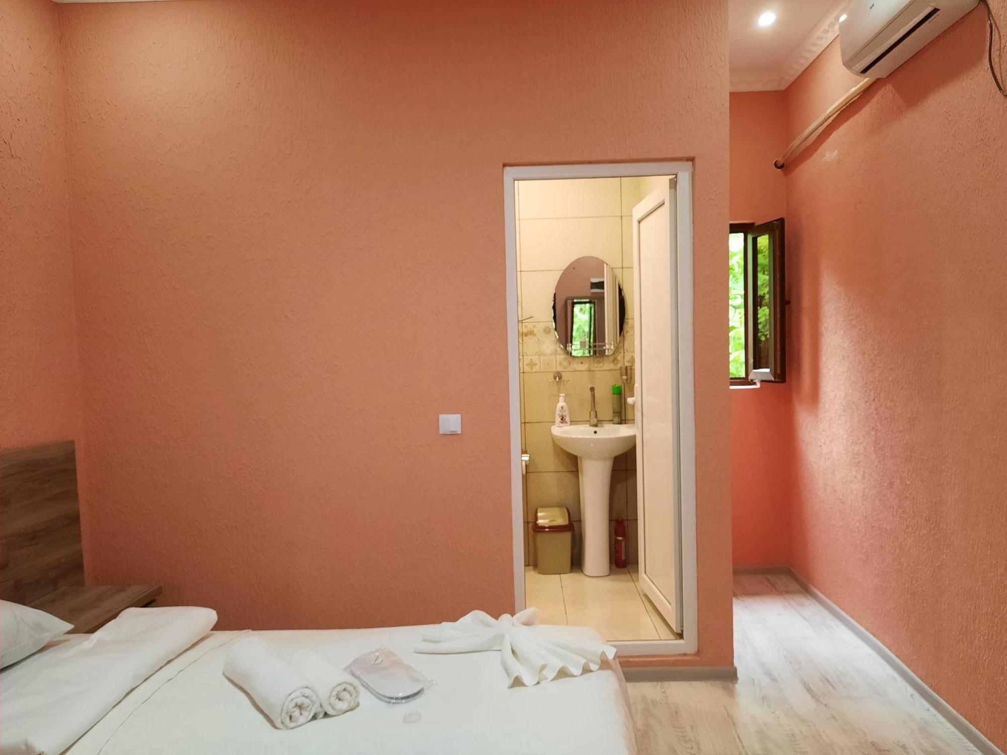 Inaisi Hotel Кутаиси Номер фото