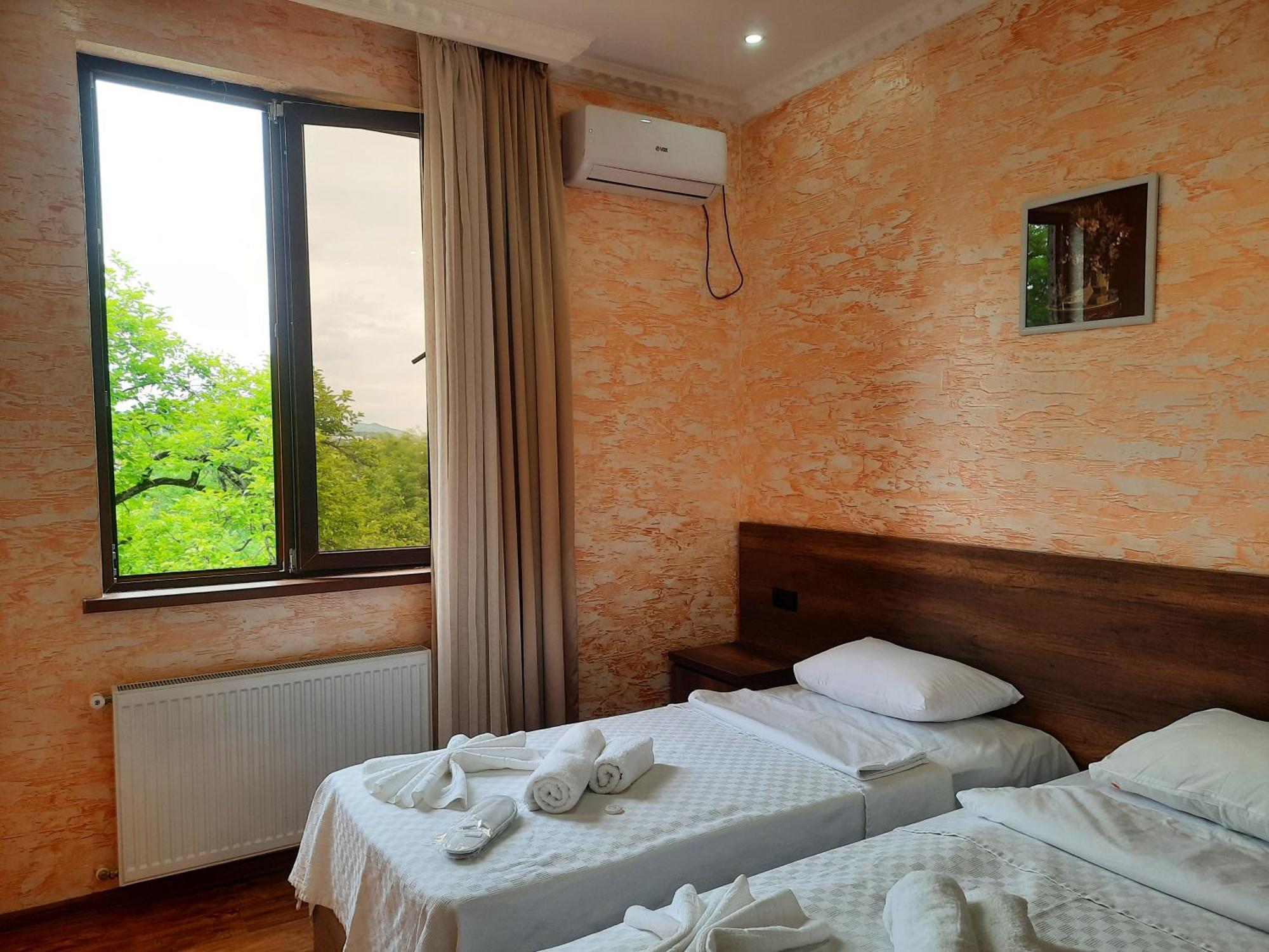 Inaisi Hotel Кутаиси Номер фото