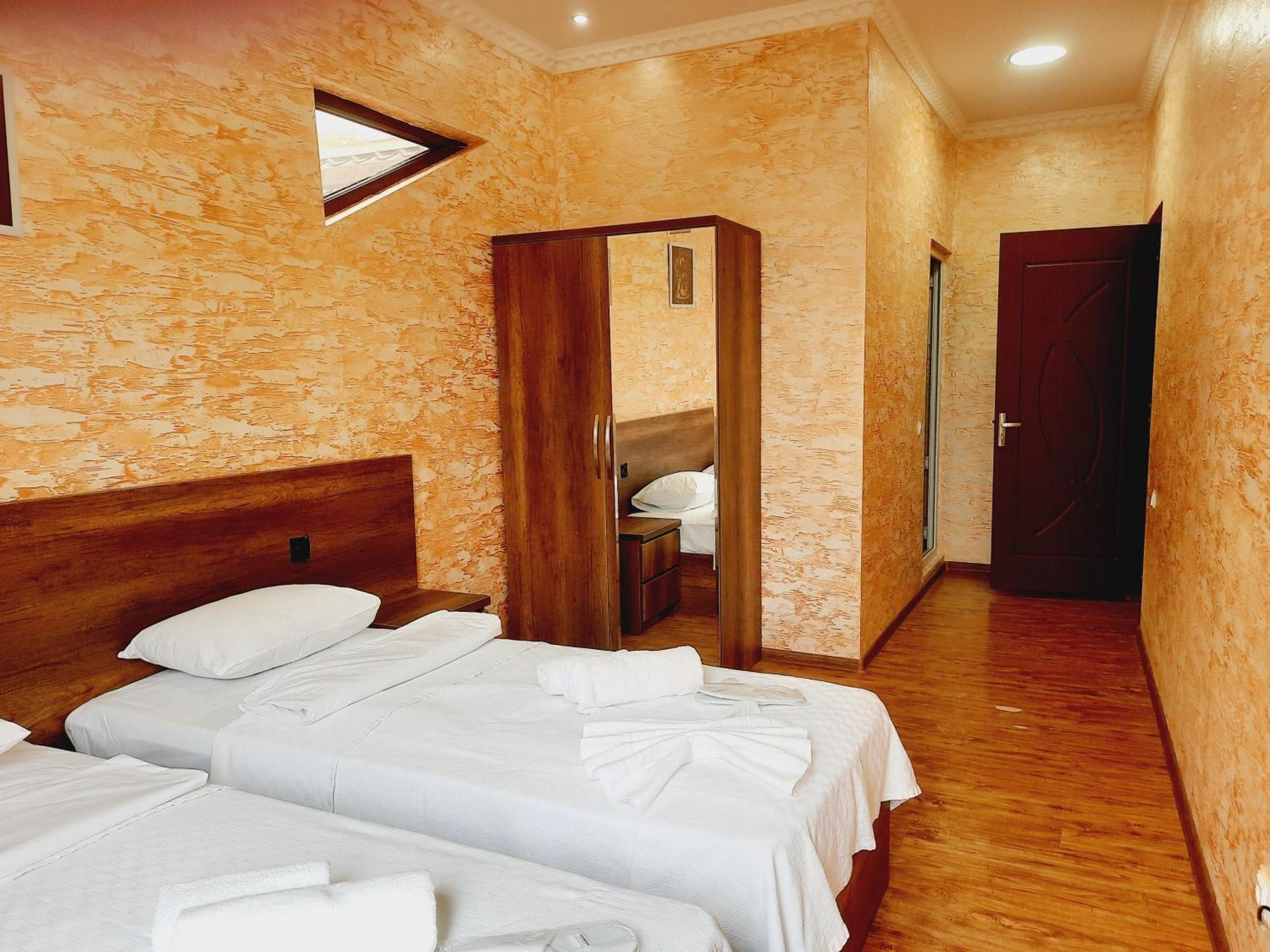 Inaisi Hotel Кутаиси Номер фото